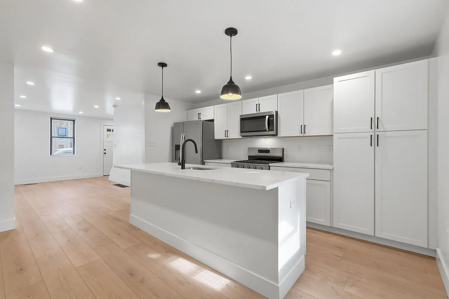 1720 Fox Way photo 1