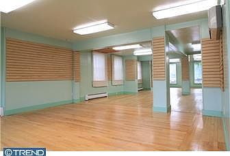 2nd image of 23 Race St