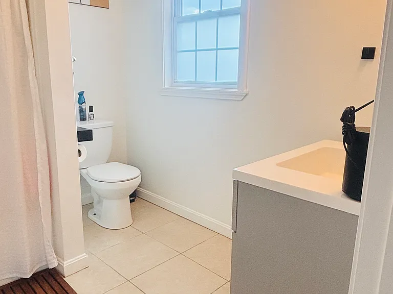 18 Amsterdam St #18 — Photo 11