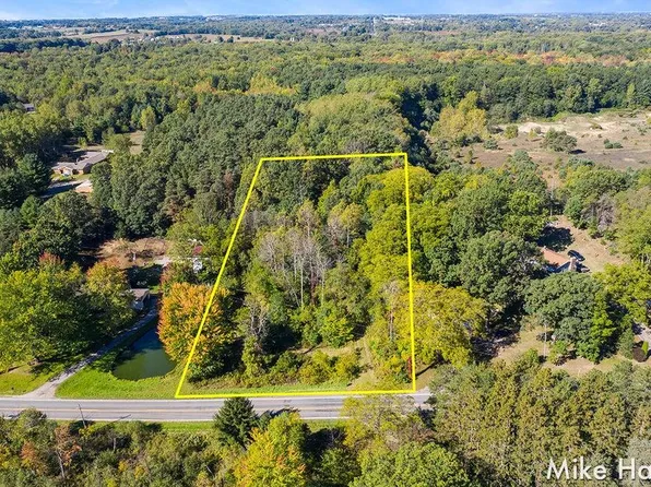 9999 N Division Ave, Sparta, MI 49345