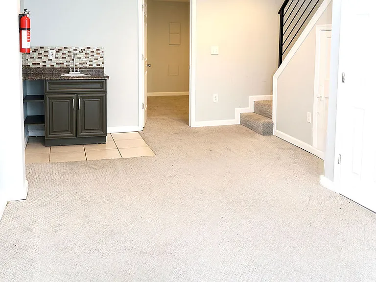 715 Somerset Pl NW — Photo 27