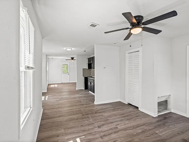 6938 Askew Ave — Photo 23