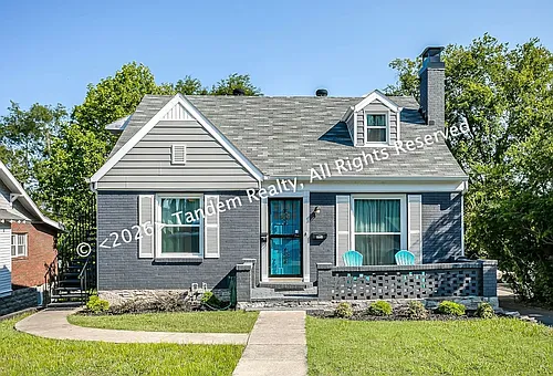 2228 Ashwood Ave Photo 1