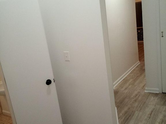5th image of 1112 W Glenwood Ave