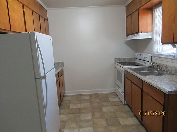 3rd image of 326 W Hampton Ave #2758193D9