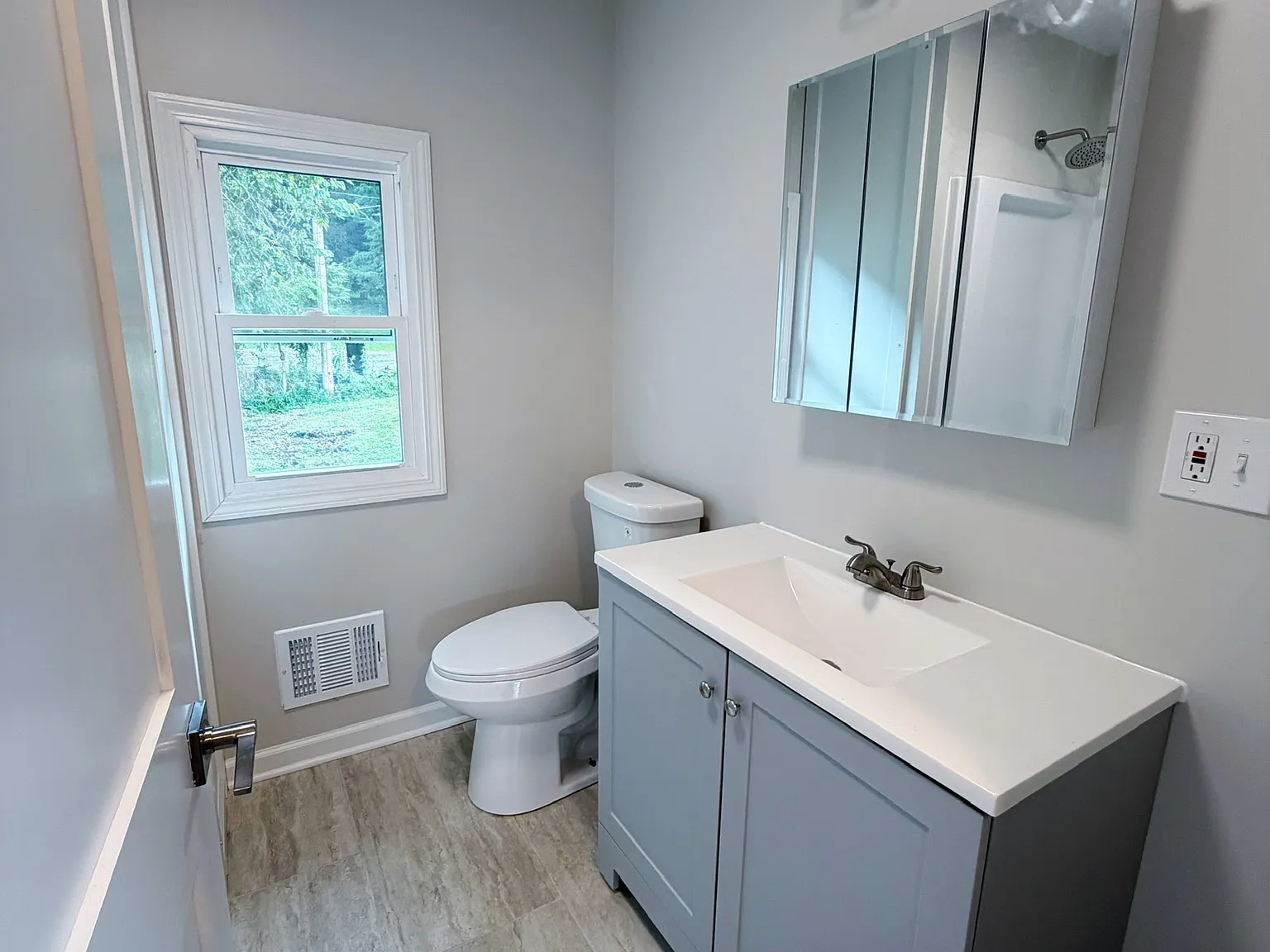 3 bed, 1352 sqft, $1,500 — Photo 4
