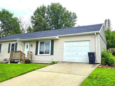 706 Railroad St, Parkersburg, IA, 50665