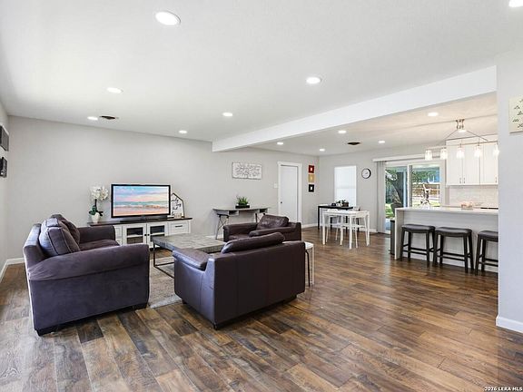 4th image of 6237 DOVE HILL DR