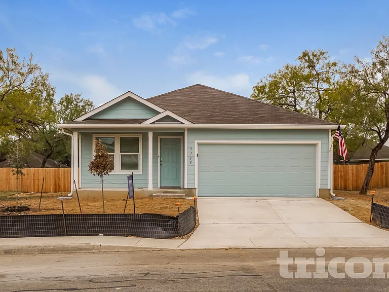 5715 Vista Point — Photo 1