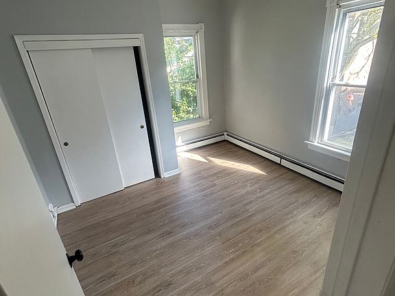 5th image of 112 Linden Ave Floor 2