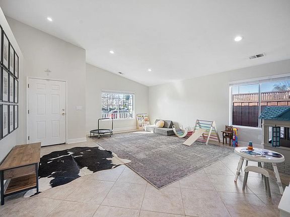 5th image of 9026 Spencer Ct