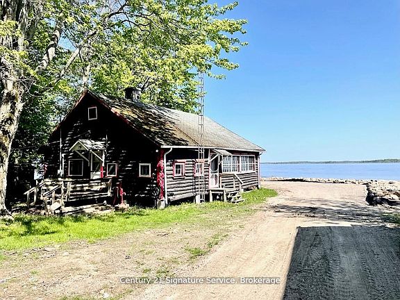4th image of 264 Robins Point Rd