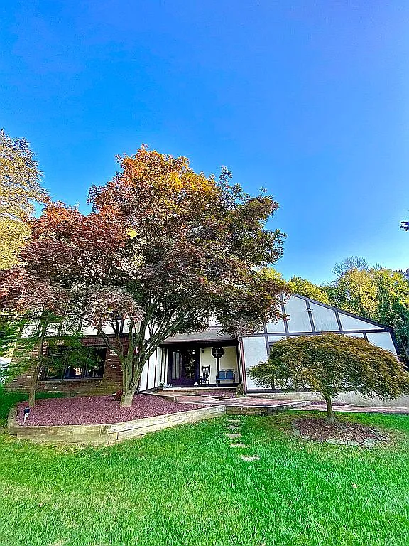 9 Brandywine Dr photo 1