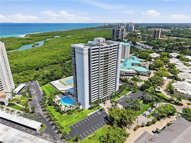 5601 Turtle Bay Dr #302 — Photo 32