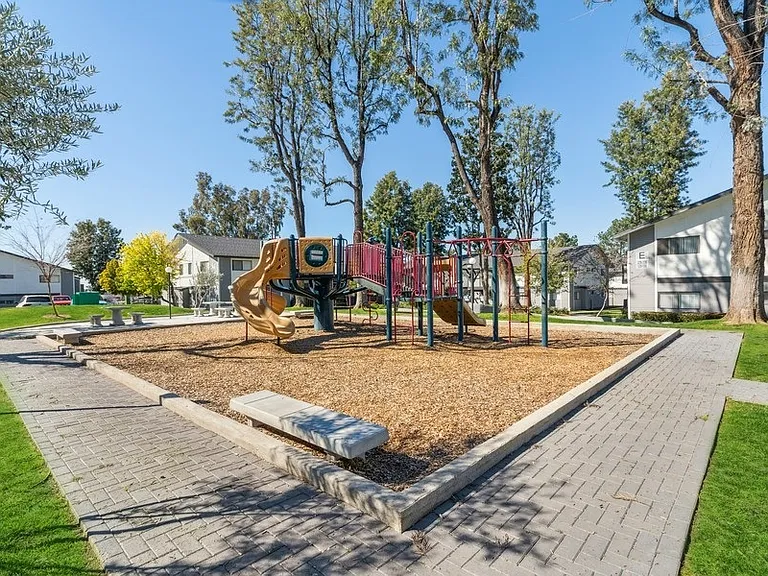 The District Apartment Homes — Photo 18