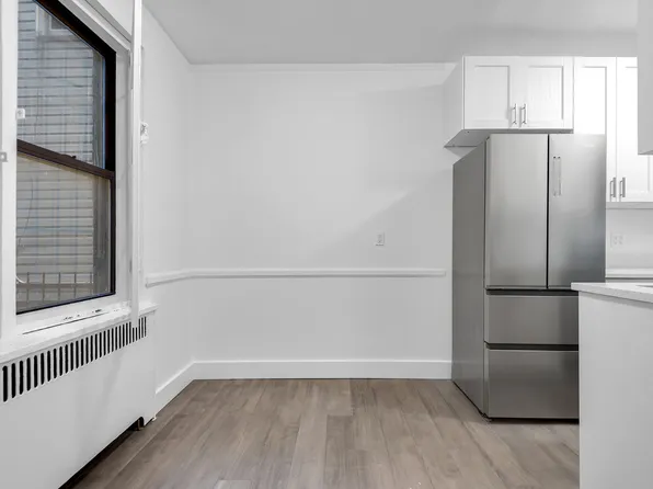 3245 Perry Avenue image 5 of 6