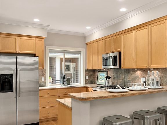 4th image of 1513 18th Ave Unit B