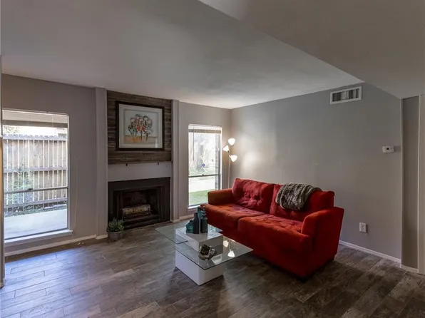 5620 Boca Raton Blvd APT 124, Fort Worth, TX 76112