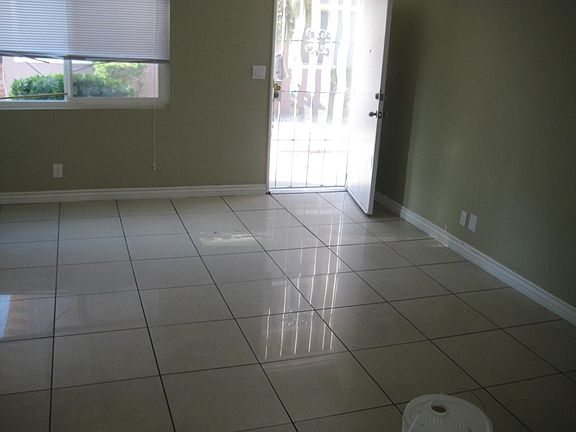 4th image of 210 N Tahquitz Ave APT A