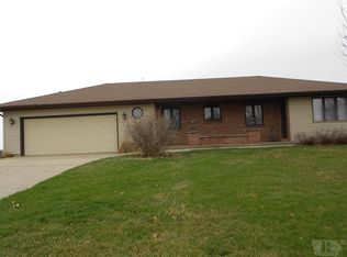 2404 Ridgeway Ave, Oskaloosa, IA 52577