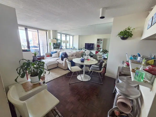 200 Rector Place 14C image 3 of 7