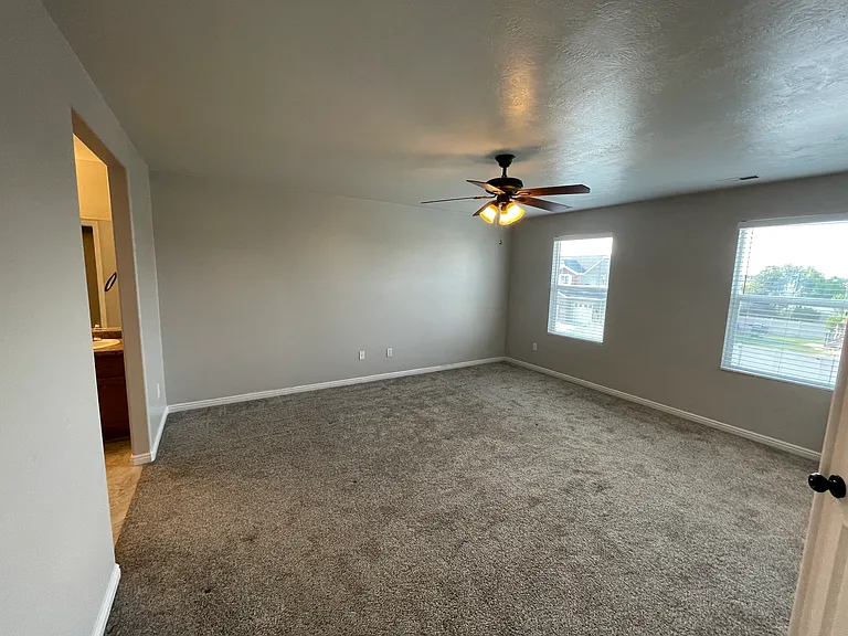 435 W Regatta Ln — Photo 17