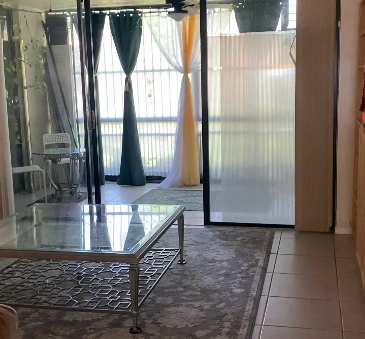 1 bed, 981 sqft, $1,900 — Photo 3
