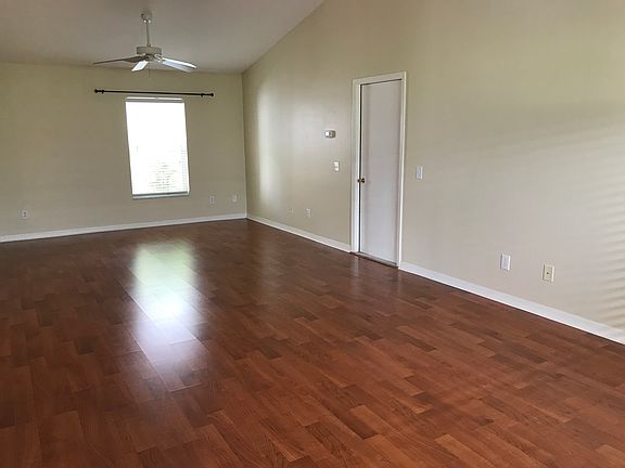 Space for a 4th bedroom.