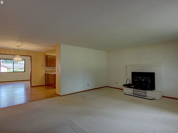 5th image of 11004 NE 26th St