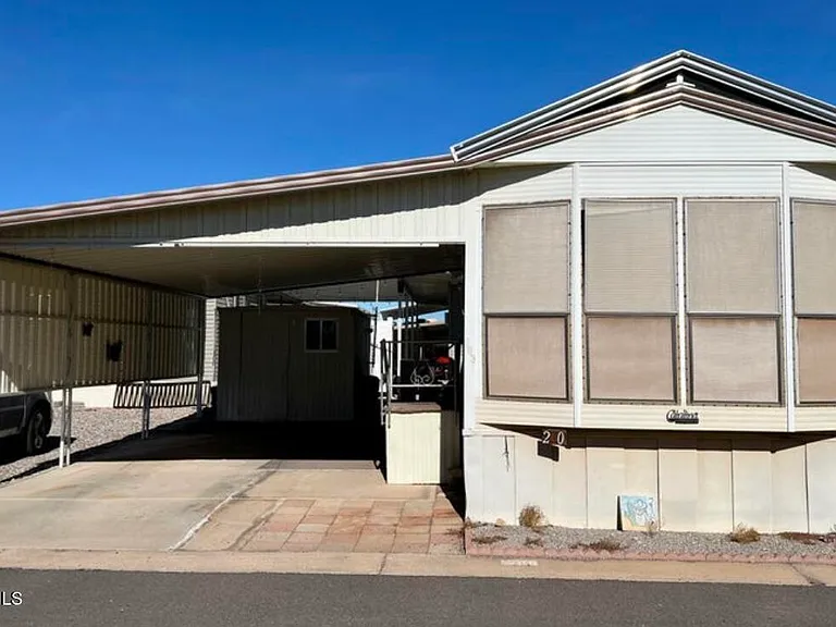 210 E Mesa Dr — Photo 2