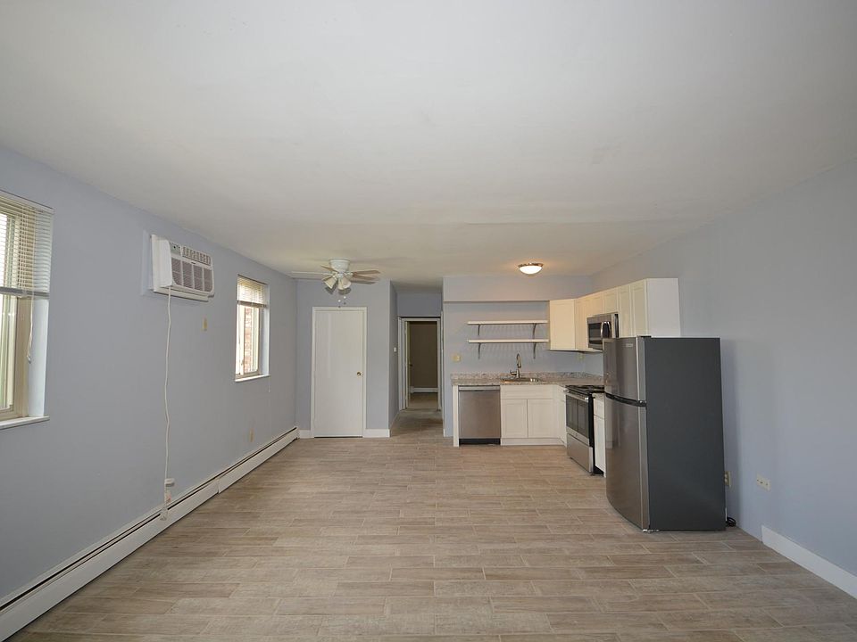 2nd image of 9-245 2nd St #9