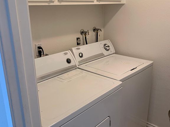3rd image of 909 N Croft Ave APT 302