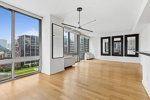 225 W 60th St #18E Photo 1 225 W 60th St #18E Photo 1