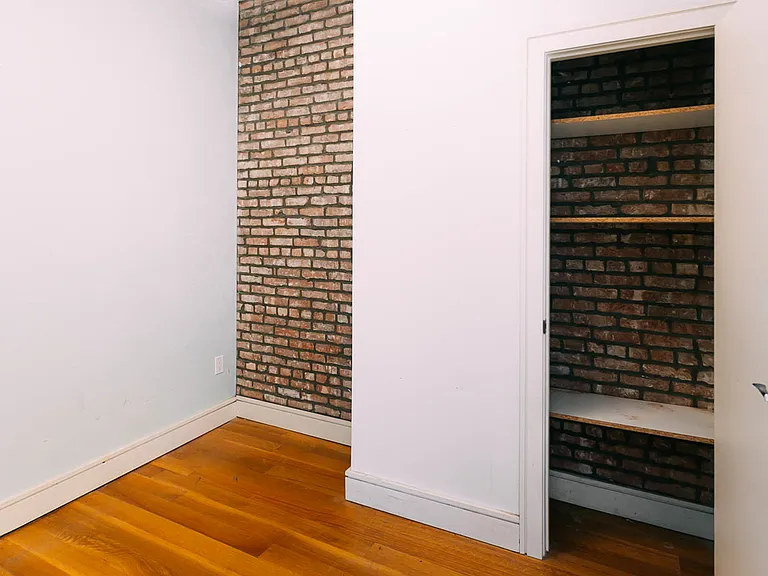 293 Irving Ave #4R — Photo 6