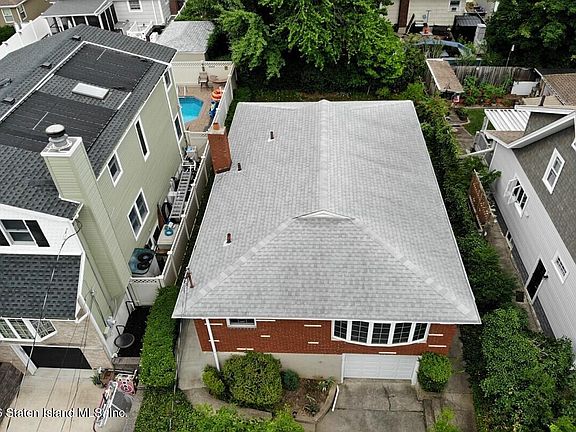 3rd image of 43 Cloverdale Ave