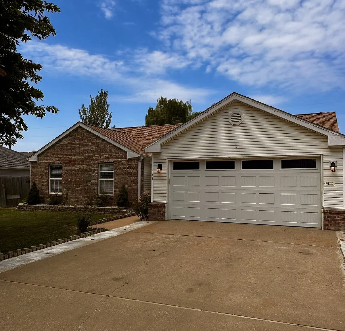 3 bed, 2.0 bath, 1357 sqft, $1,900 — Photo 2