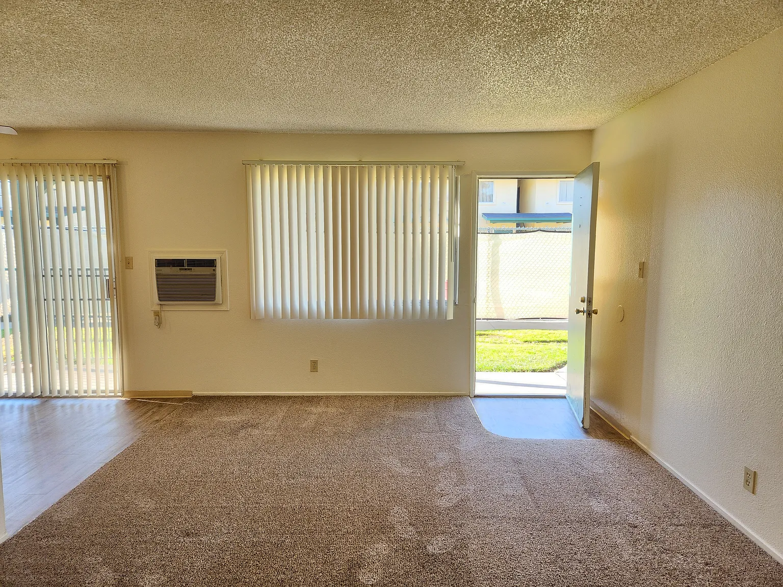 Vintage Apartments — Photo 3