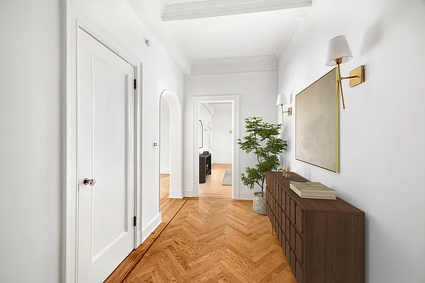 Entry / hallway, photo 1