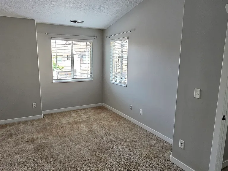 1606 N 450 E — Photo 16