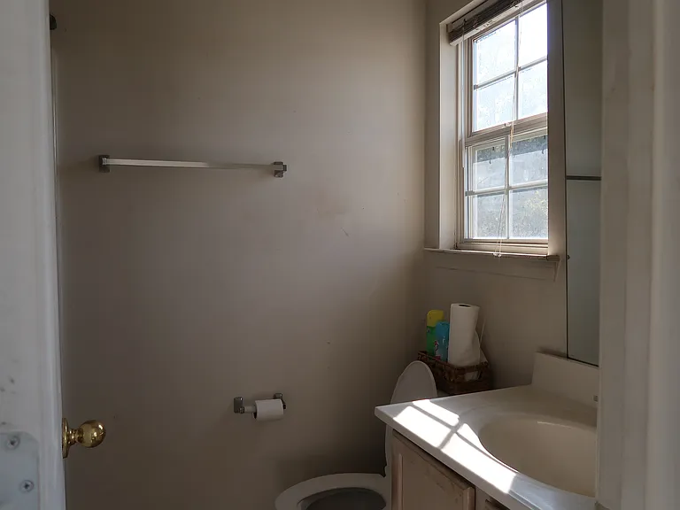 136 E University Village Dr — Photo 4