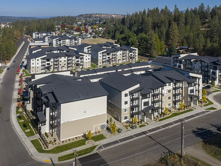 Black Iron Apartments — Photo 41