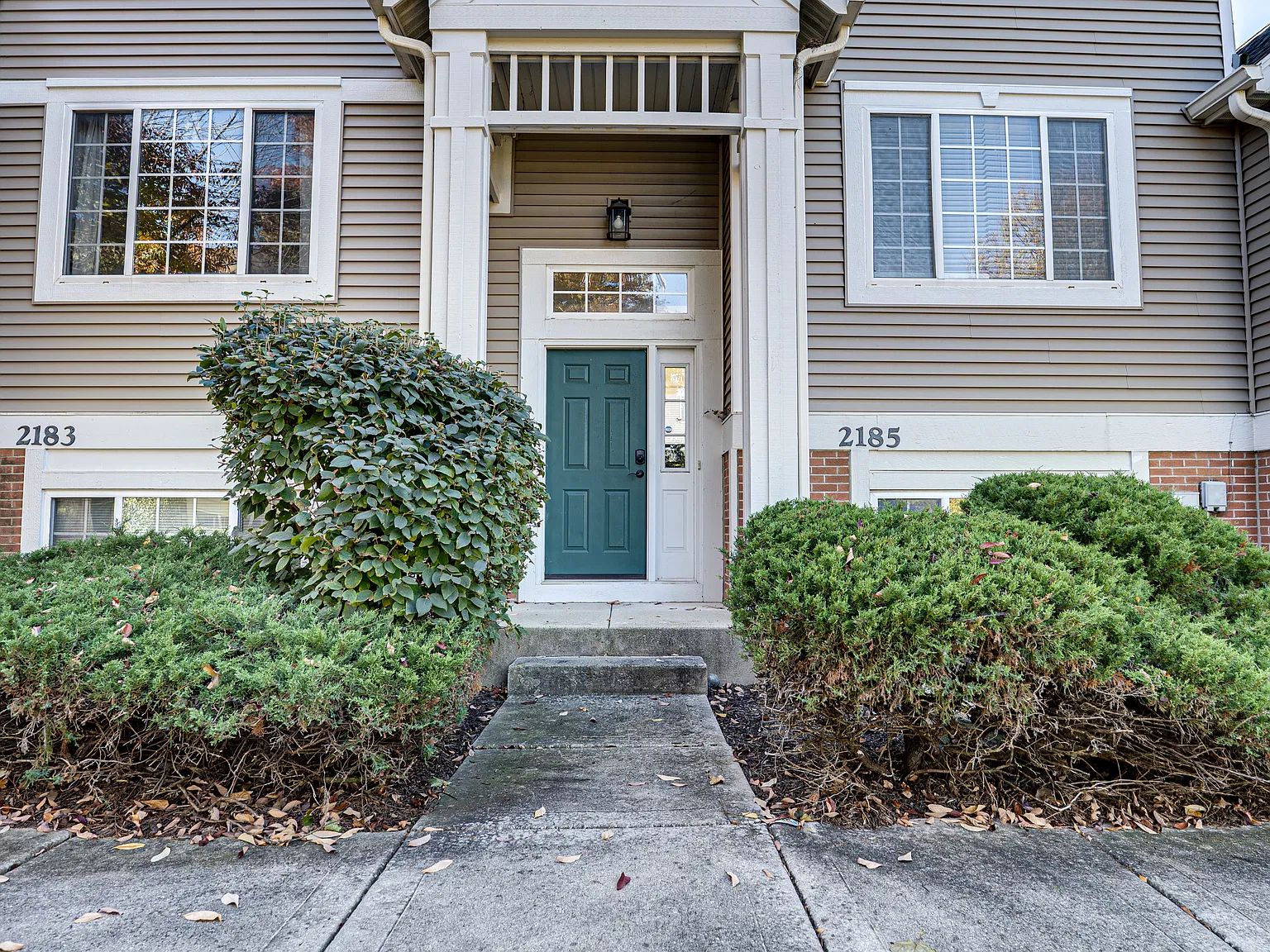 3 bed, 1.5 bath, 1396 sqft, $2,195 — Photo 2