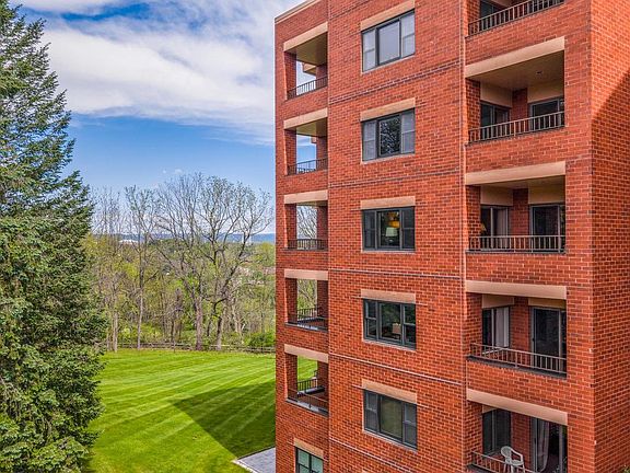 2nd image of 455 Windmere Dr APT 3B