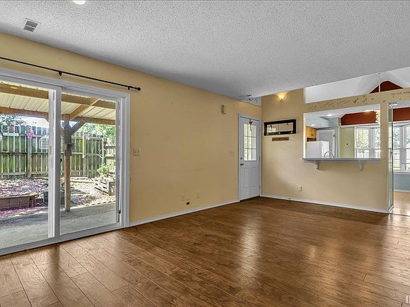3rd image of 5707 Crossfield Dr
