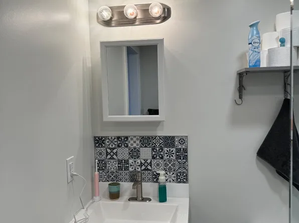 5410 Howe St #8, Pittsburgh, PA 15232