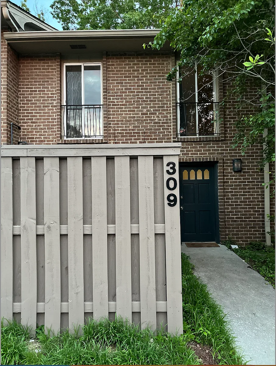 Front entrance - 3636 Taliluna Ave #309