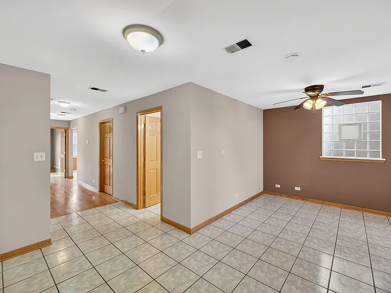 4371 N Elston Ave #2A — Photo 5