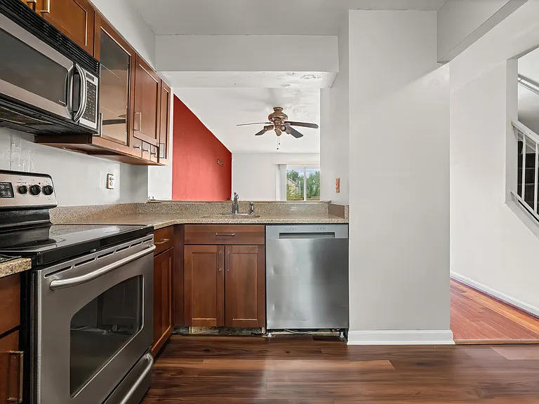 6957 Rockfield Rd — Photo 3