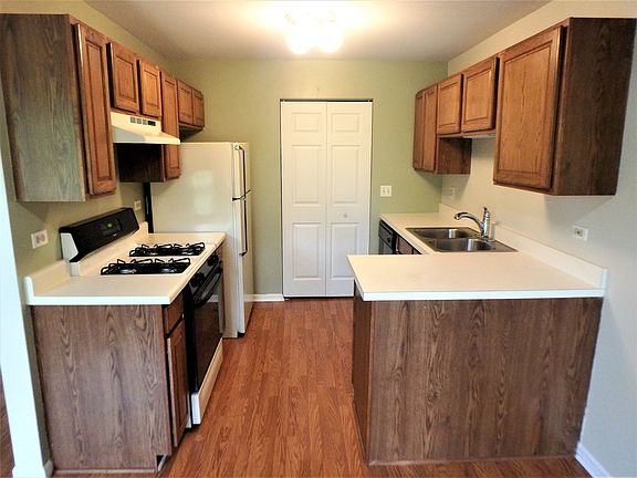 4th image of 270 Crestview Dr Unit B