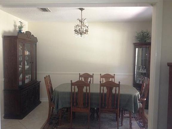 5th image of 421 Walda Dr